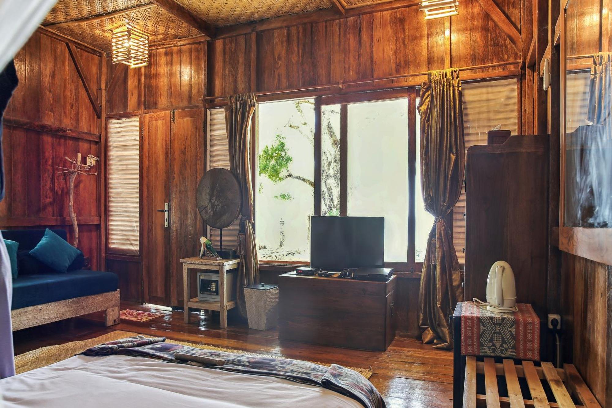 Cemara Beachfront Suite Mondu Exterior photo