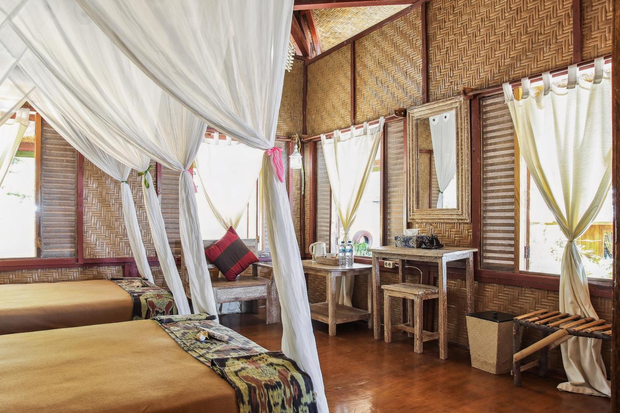 Cemara Beachfront Suite Mondu Exterior photo